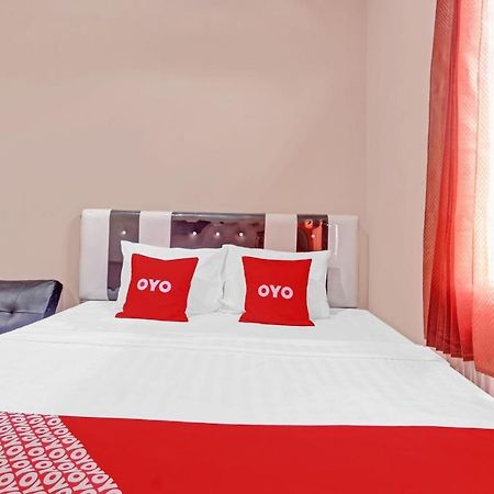Oyo 90796 Hotel Mulya Indah Tambakmulya Εξωτερικό φωτογραφία