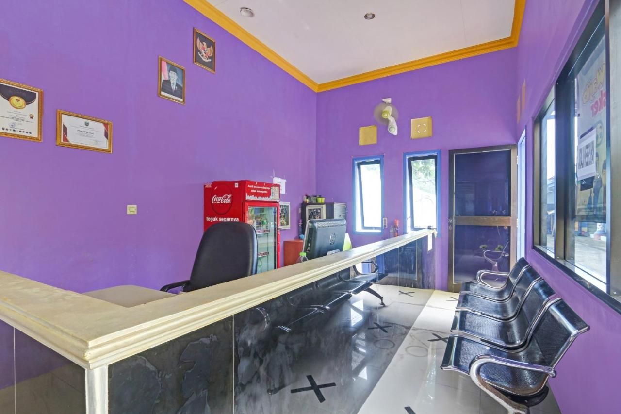 Oyo 90796 Hotel Mulya Indah Tambakmulya Εξωτερικό φωτογραφία