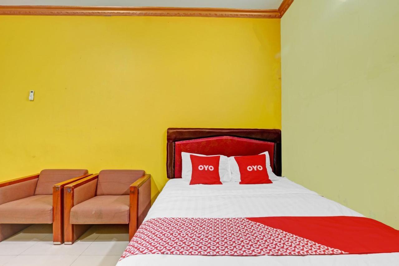 Oyo 90796 Hotel Mulya Indah Tambakmulya Εξωτερικό φωτογραφία