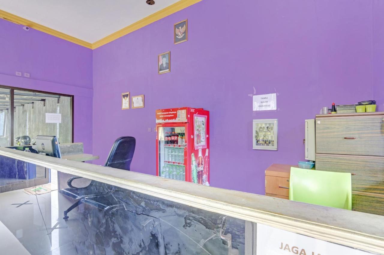 Oyo 90796 Hotel Mulya Indah Tambakmulya Εξωτερικό φωτογραφία