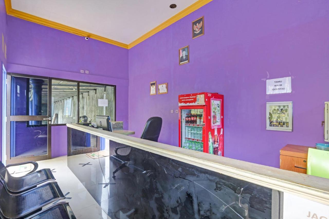 Oyo 90796 Hotel Mulya Indah Tambakmulya Εξωτερικό φωτογραφία